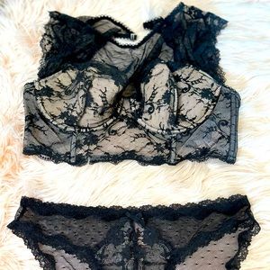 Victoria’s Secret black lace set 36D